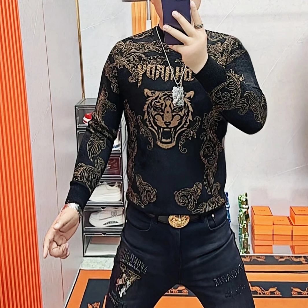 阿伟家秋冬新款男士天鹅绒毛衣青年时尚潮流烫钻长袖针织打底衫潮