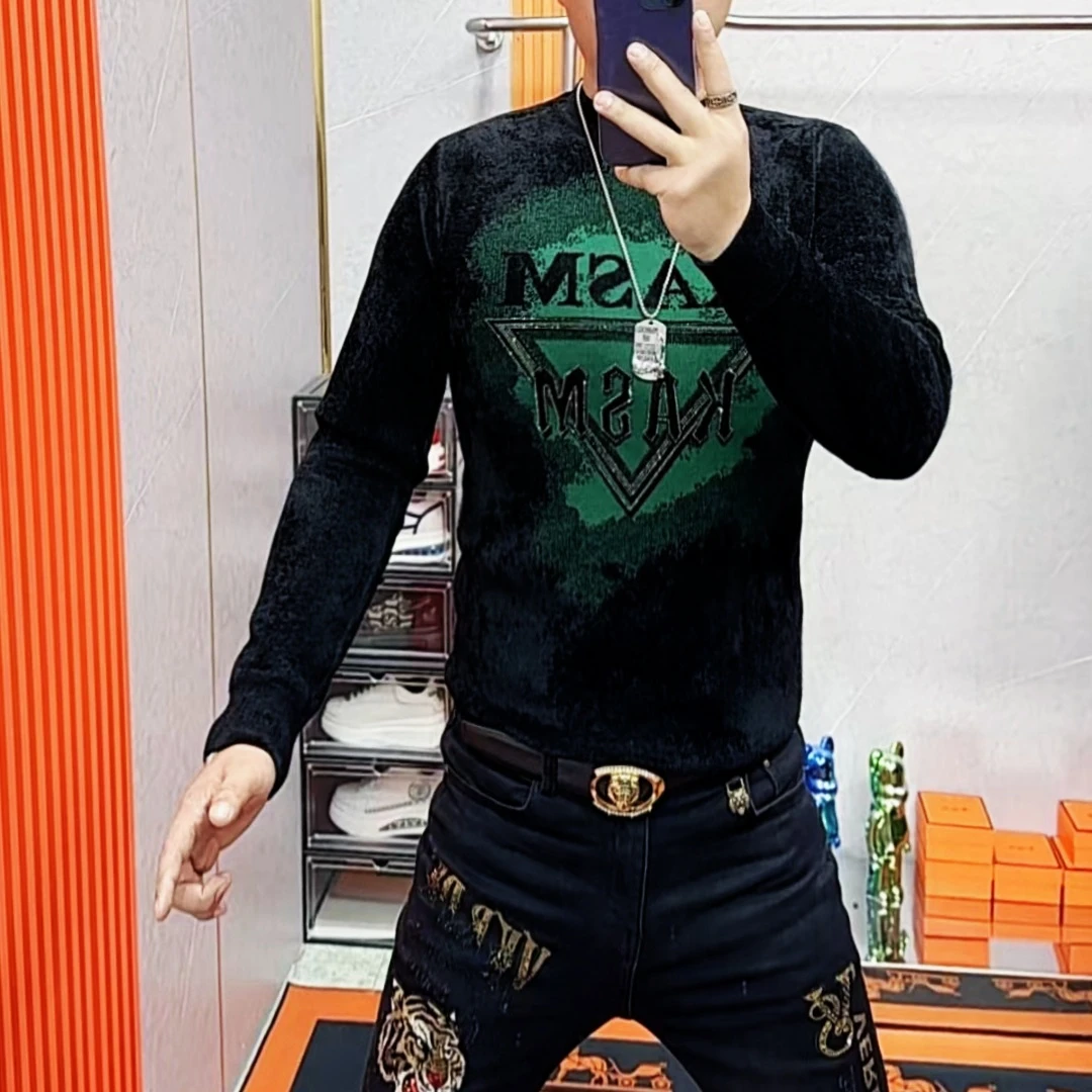 阿伟家冬季新款天鹅绒个性长袖时尚修身烫钻提花潮流圆领男士男生