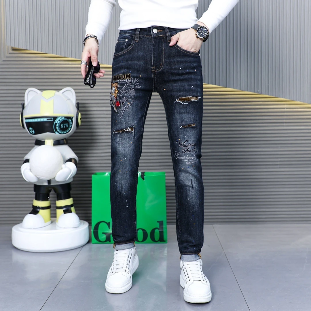 阿伟家秋季男士烫钻牛仔裤韩版小脚修身老虎弹力休闲裤时尚长裤子