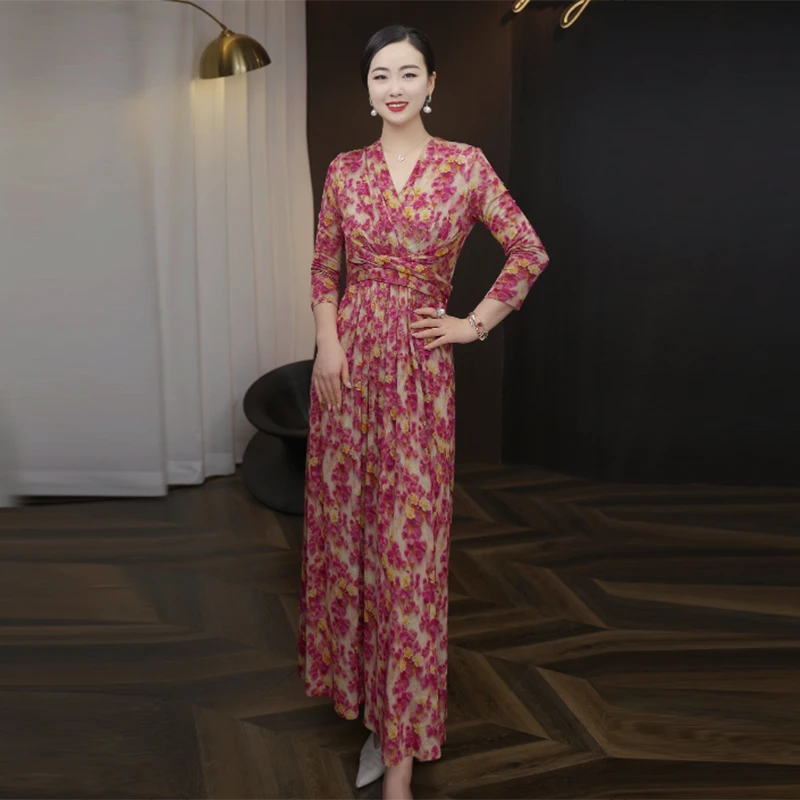 初秋新款连衣裙2025新款气质显瘦针织收腰长款裙子女修身高级长裙