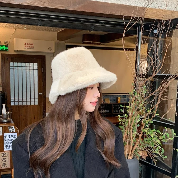 毛毛帽女秋冬防寒保暖帽子护耳帽显脸小小渔夫帽毛绒