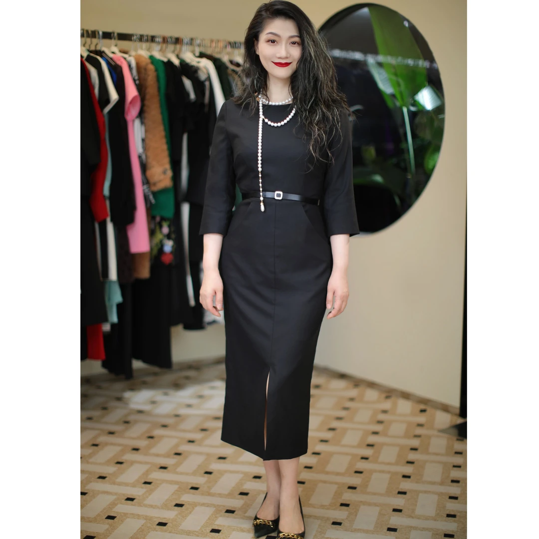 【六丑】新款黑色女士时尚休闲圆领口袋前开叉连衣裙309LYQ0323