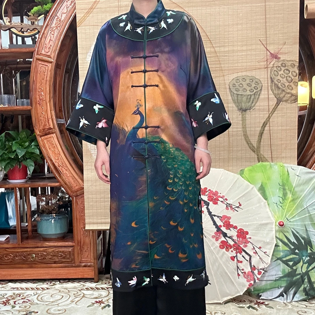 70姆米重锻苏绣孔雀开屏100桑蚕丝双开襟风衣缝制中国风