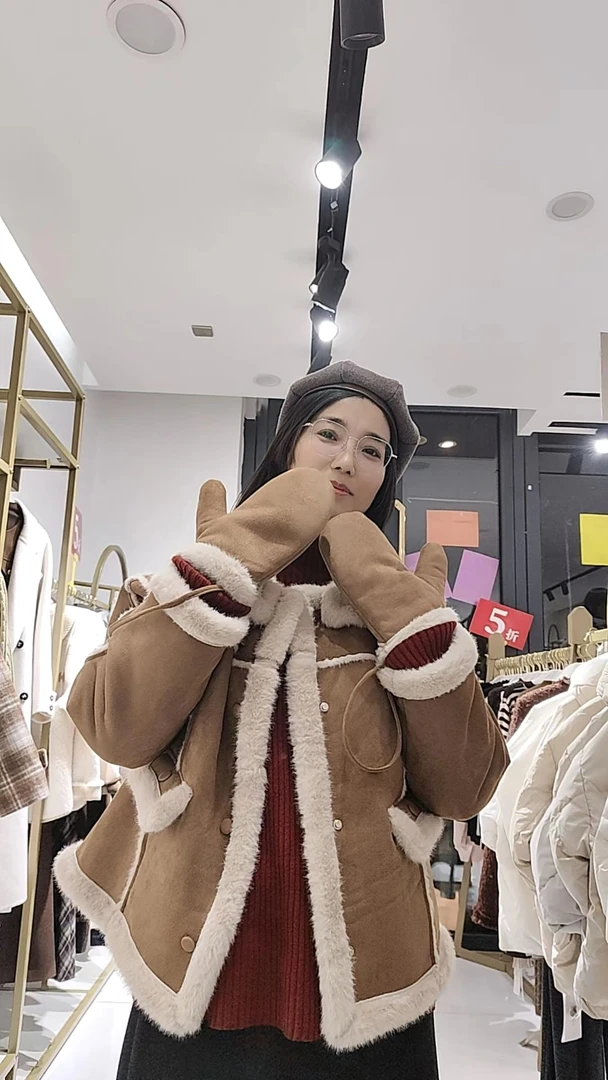 时尚气质翻领外套女冬季加厚保暖磨砂皮上衣