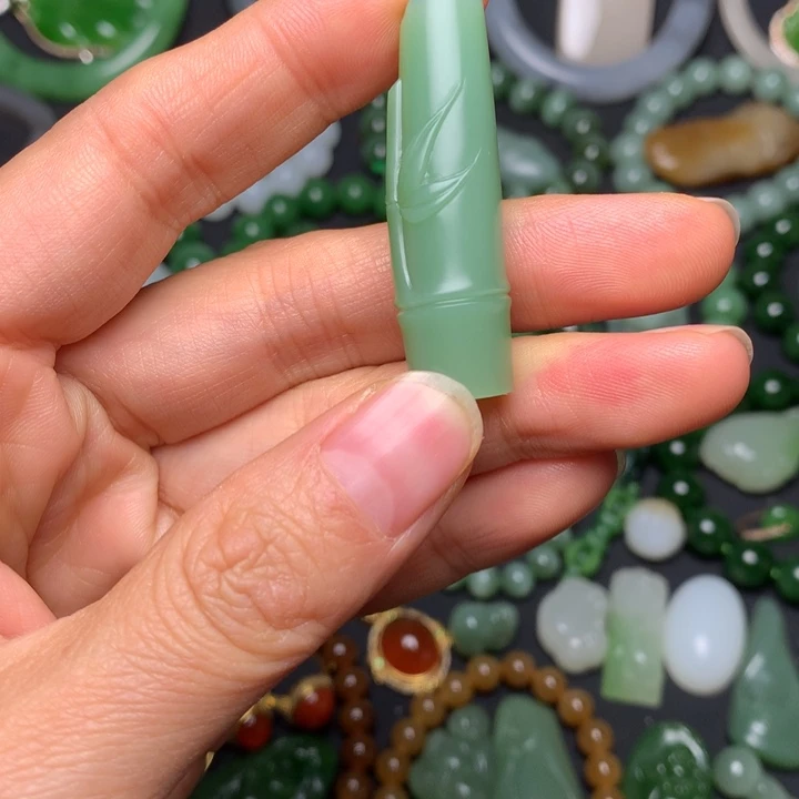 和田玉（碧玉）颈饰未镶嵌