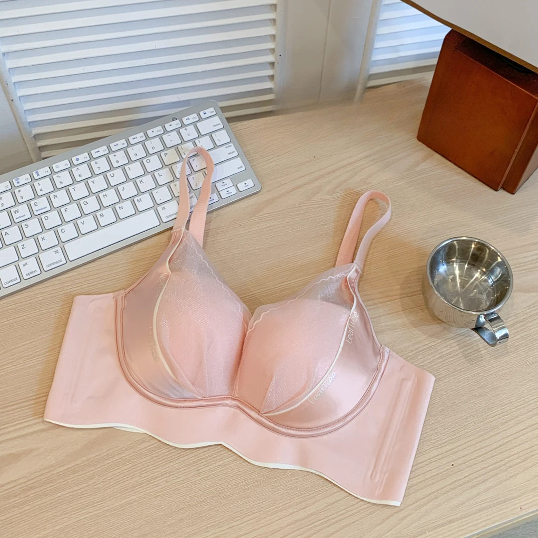 小胸聚拢蚕丝调整型舒适无钢圈蕾丝牛奶棉透气杯无痕女士内衣文胸