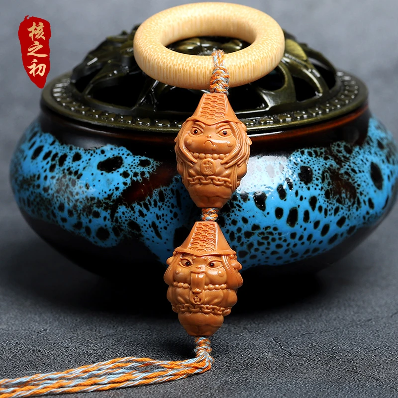 橄榄核雕Q版卡通黑白无常一见生财天下太平判官地府鬼差吊坠把件