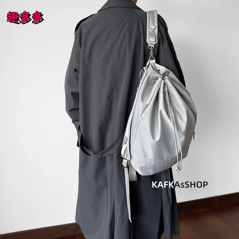 斜挎包男款单肩双肩背包书包两用学生运动水桶书包健身包双肩包