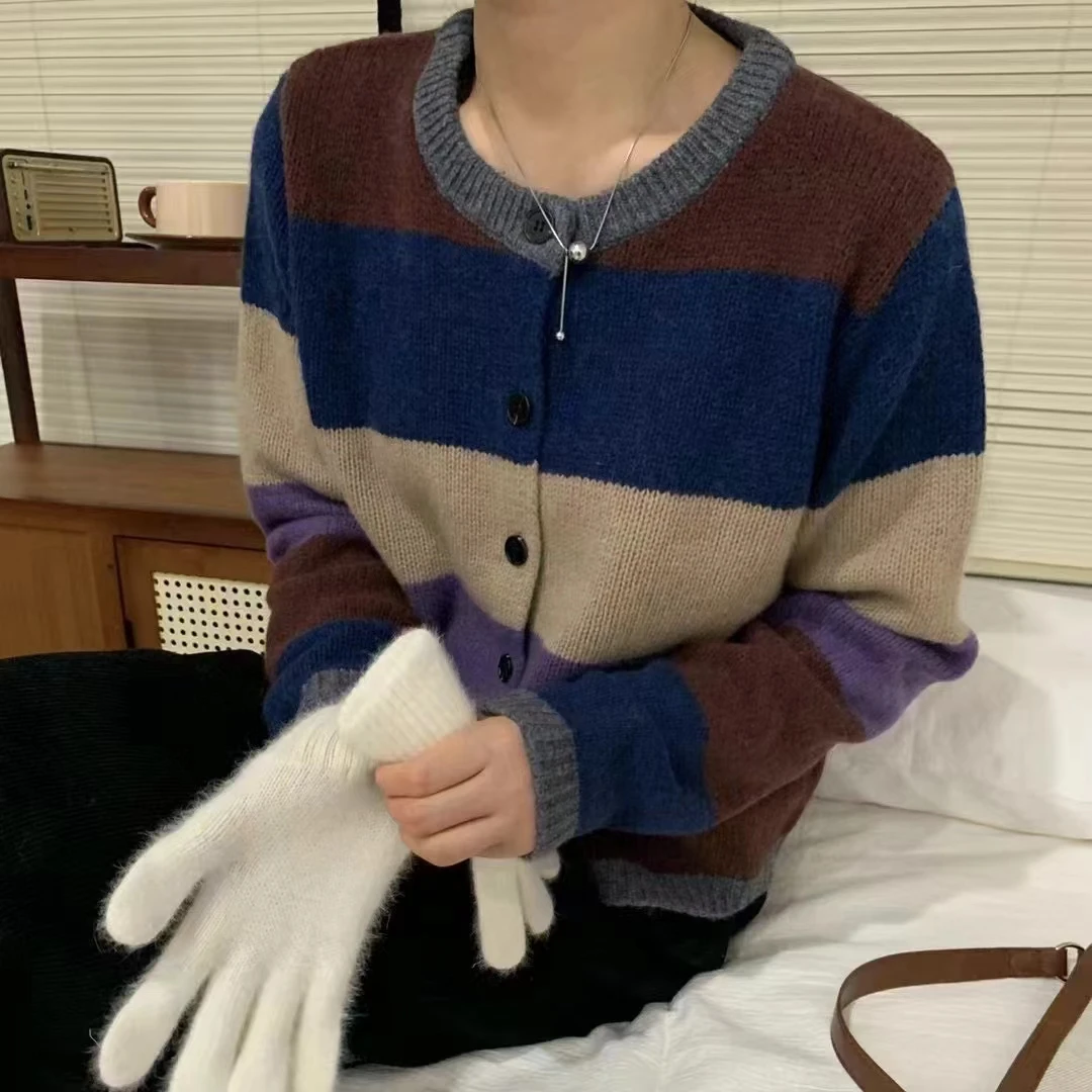 100分精细羊毛圆领配色气质时尚款女士开衫