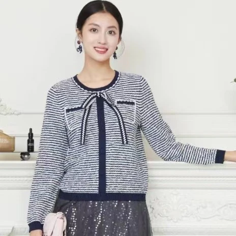 时尚飘带小香风圆领配色带兜百搭女衫