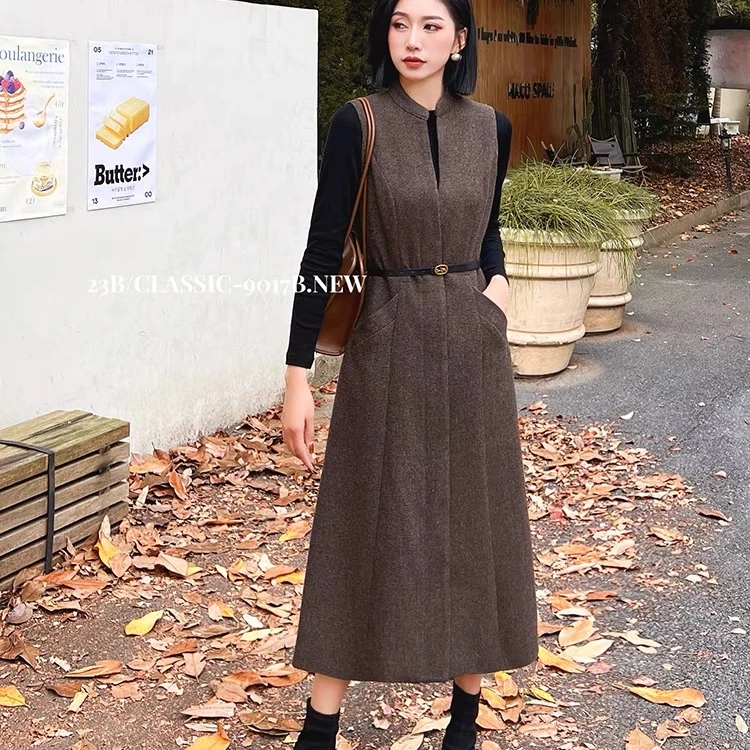 9017杭州意法服饰2024秋冬新款轻奢毛呢连衣裙女