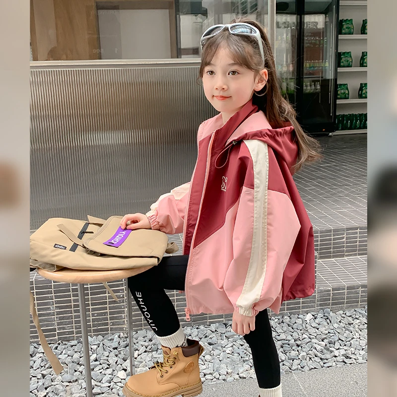女童冲锋衣外套秋款2025新款连帽儿童薄款衣服WT11248