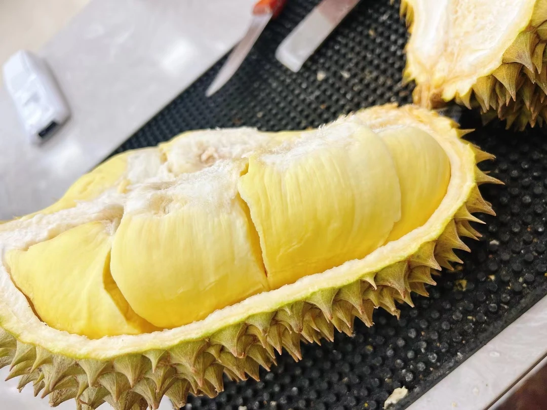 【现剥】泰国金枕榴莲果肉1.5—1.6斤