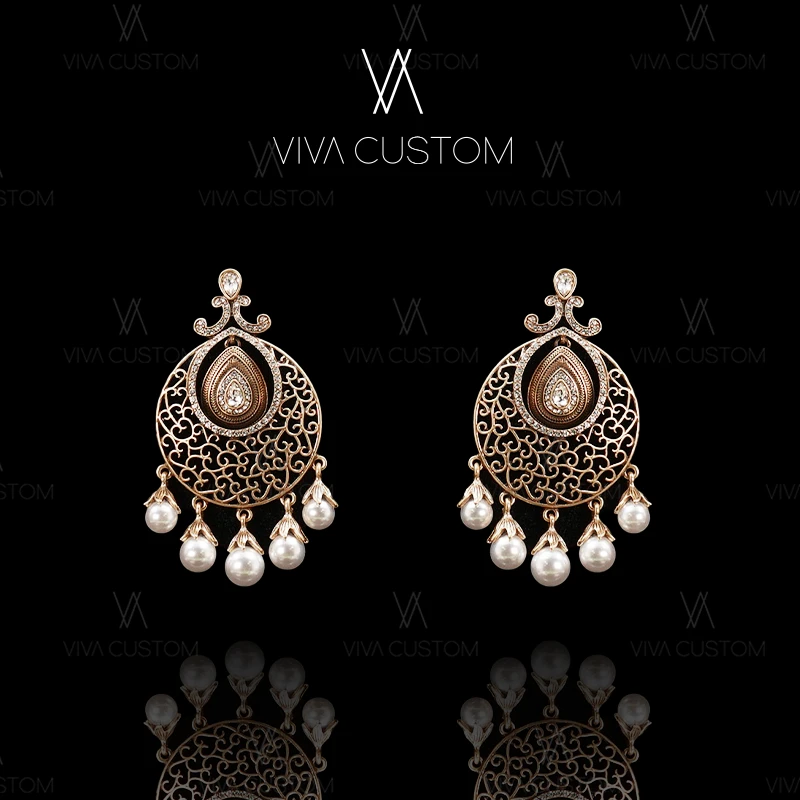 铜合金合成锆石耳饰 (秀场系列)复古宫廷风摇曳镂空花纹耳钉N