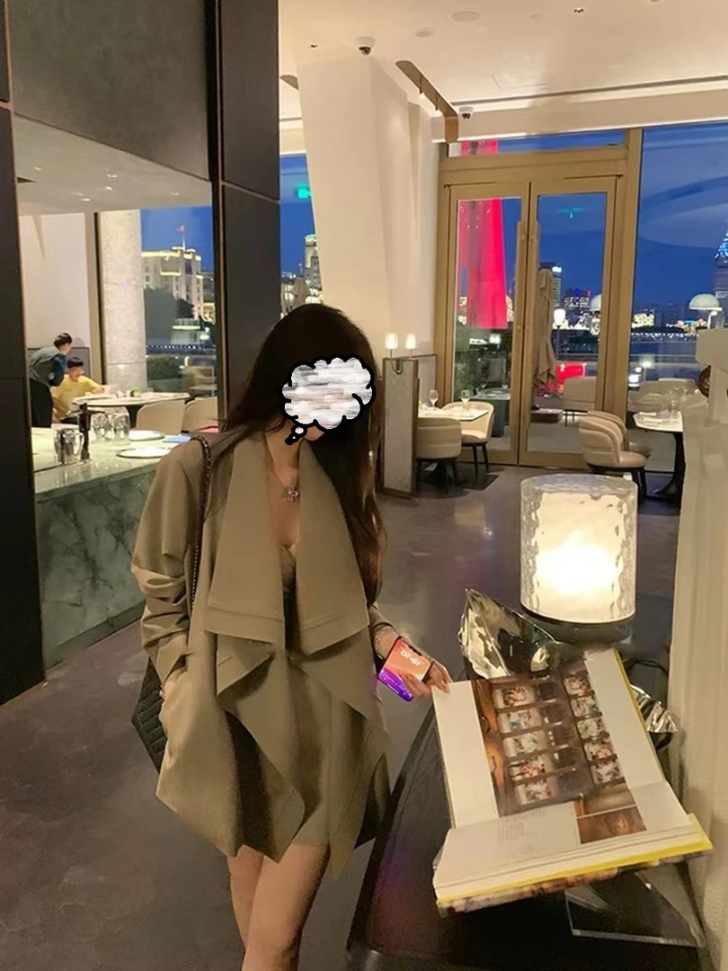 时尚女装外套收腰翻领