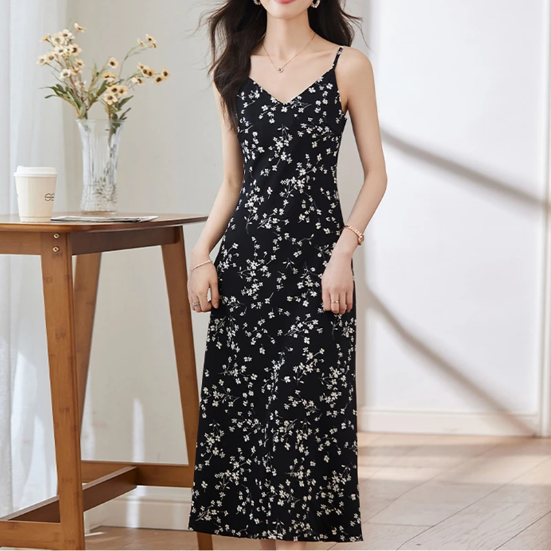 法式优雅碎花吊带裙女夏季新款修身显瘦中长款气质连衣裙开衫套装