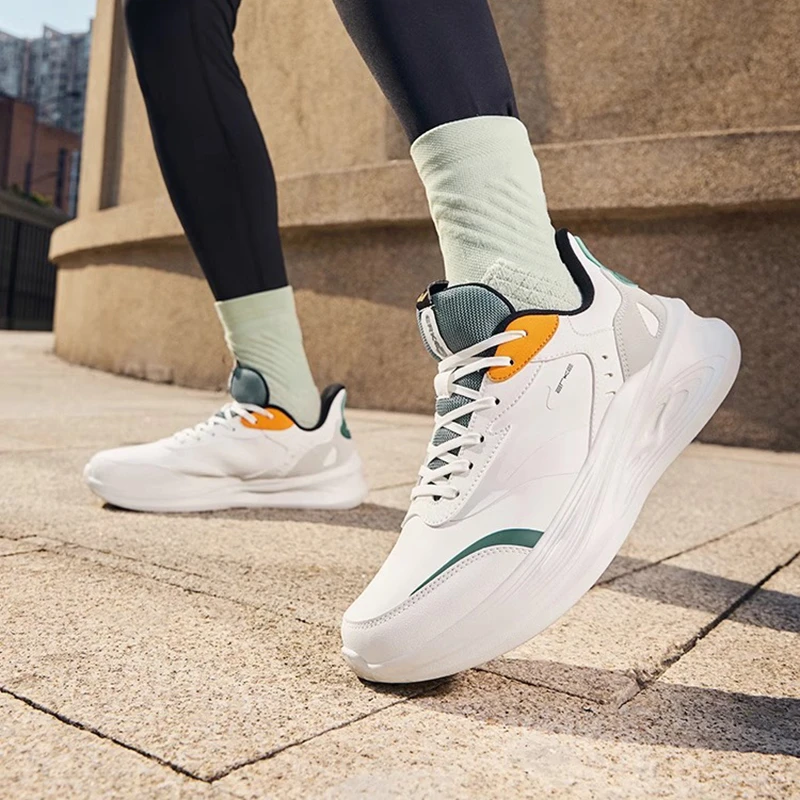 鸿星尔克凌跃2跑步鞋男款防泼水革面减震运动鞋软底耐磨休闲男鞋