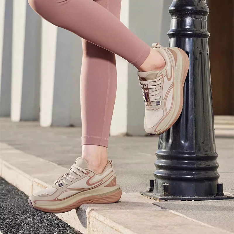 鸿星尔克纵横2户外鞋女鞋越野跑鞋缓震回弹运动鞋增高防滑登山鞋