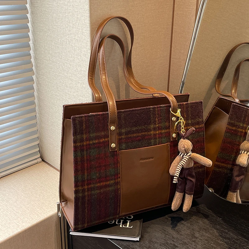 COOLE女包2023新款潮流韩版时尚通勤学院风大容量可爱挂件单肩包