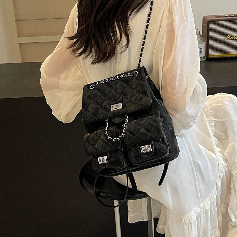 艾米兔女包2025新款通勤时尚潮流休闲简约韩版百搭质感双肩包