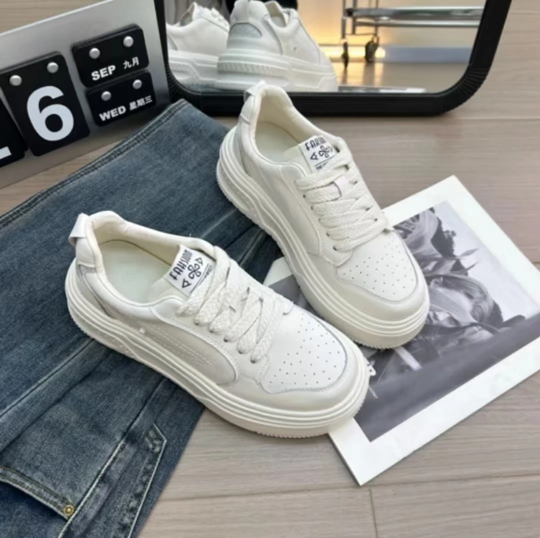 2024春夏新款时尚小白鞋厚底增高透气休闲板鞋8802