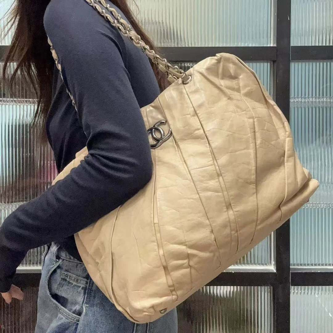95新 Chanel/香奈儿 【蕾】 09 1059 奶茶色油蜡褶皱手提单肩包