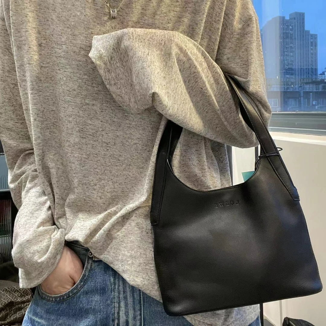 95新 LOEWE/罗意威 2UC629 黑色HOBO单肩腋下包