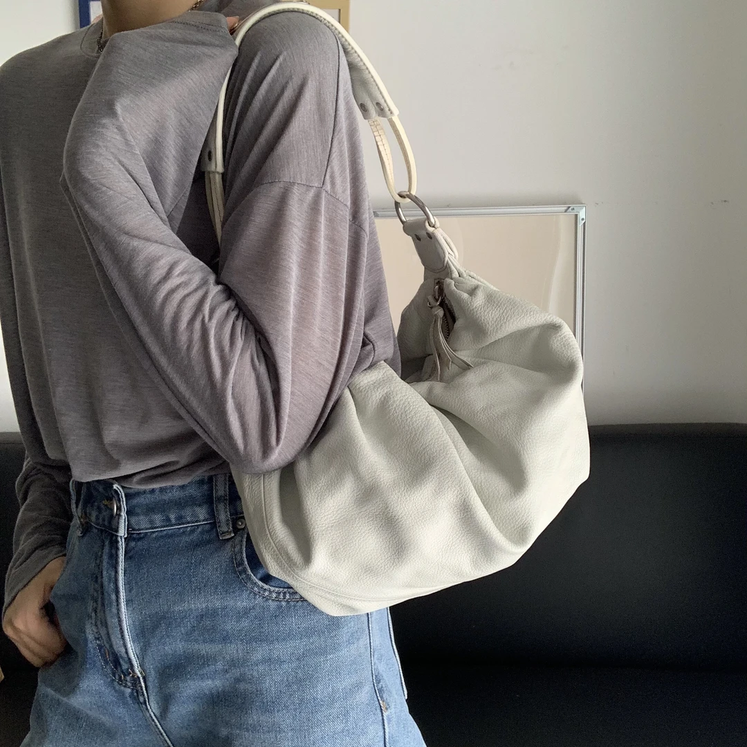95新 MIU MIU/缪缪 0 白色全皮云朵单肩包