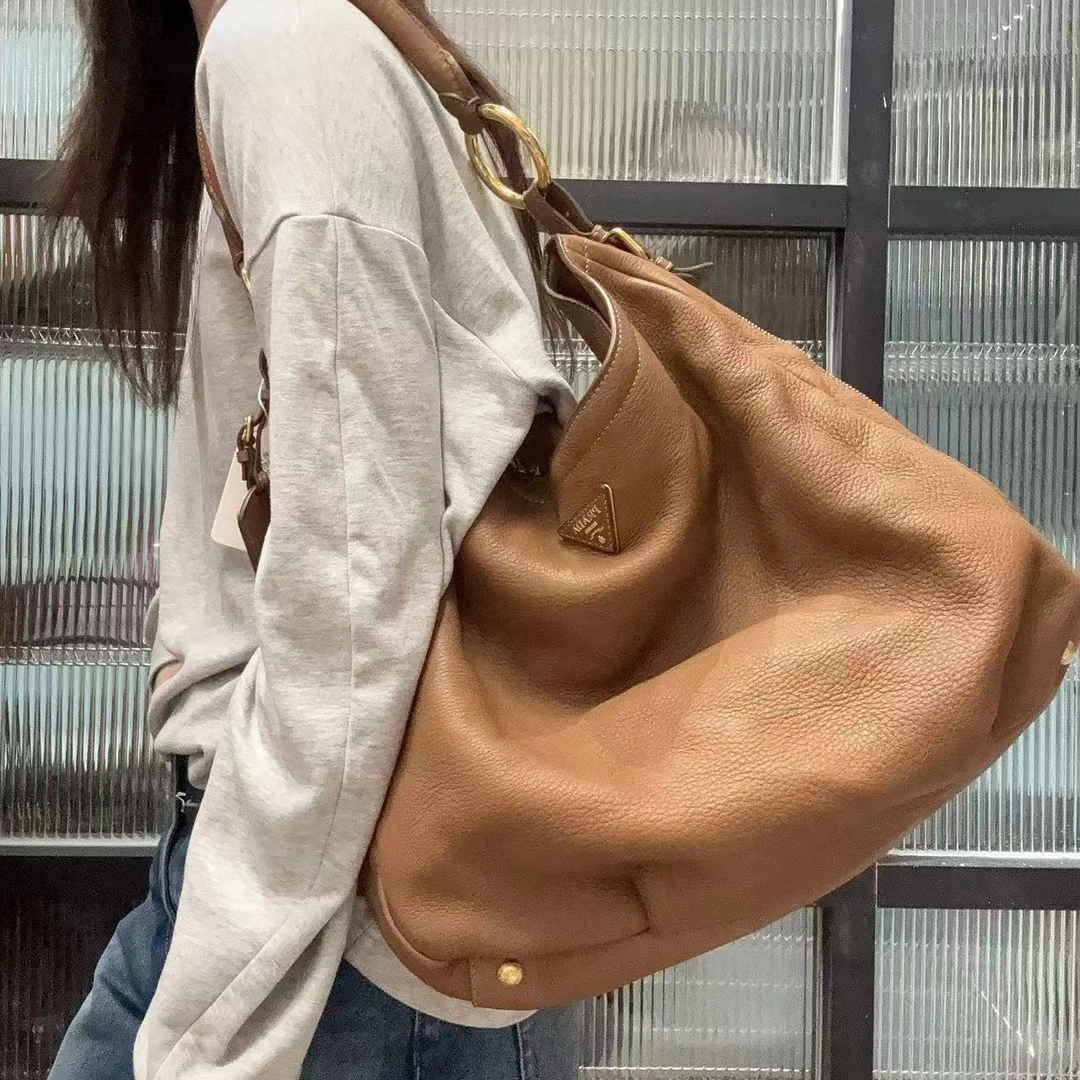 95新 Prada/普拉达 【蕾】 20 1026 棕色正标腋下包