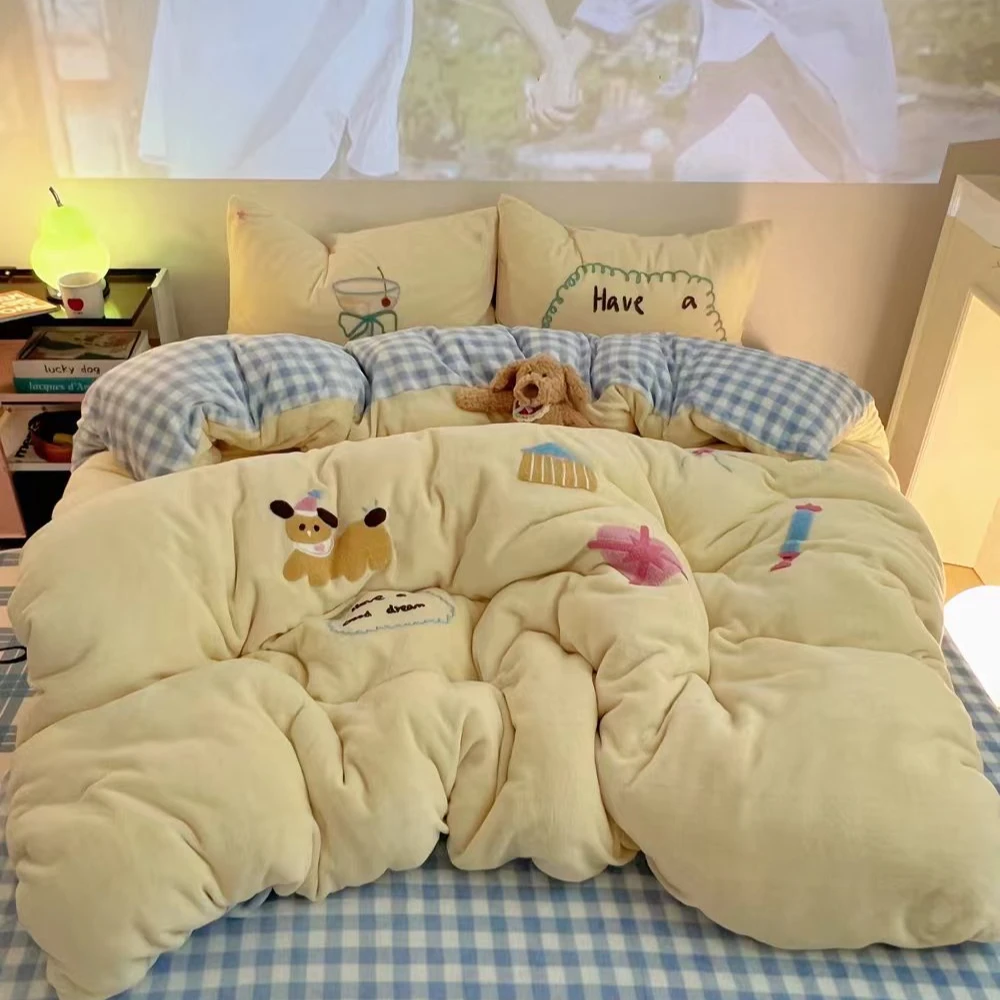 ins少女心刺绣牛奶绒四件套秋冬加厚奶黄格子珊瑚绒卡通三件套