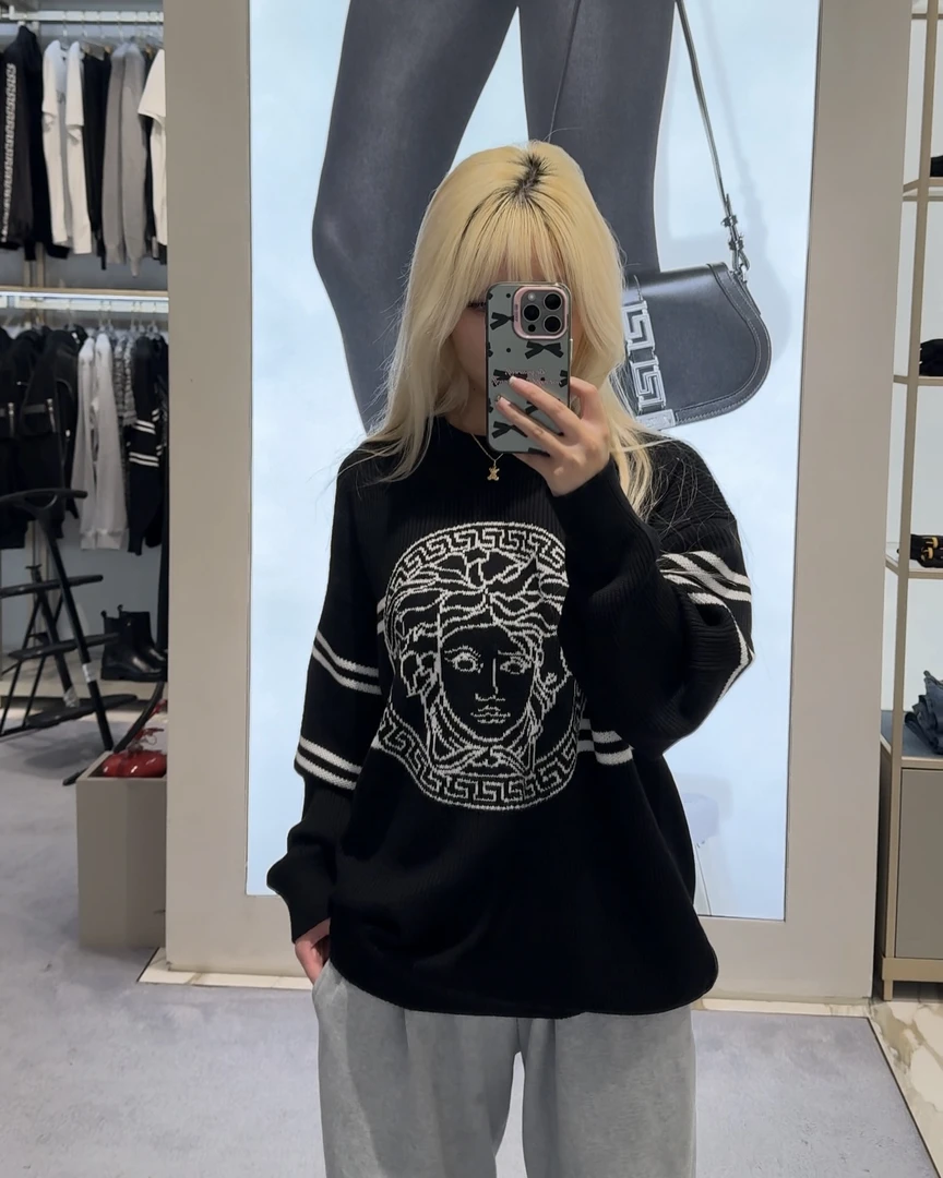范思哲美杜莎头像黑色羊毛衫/在途