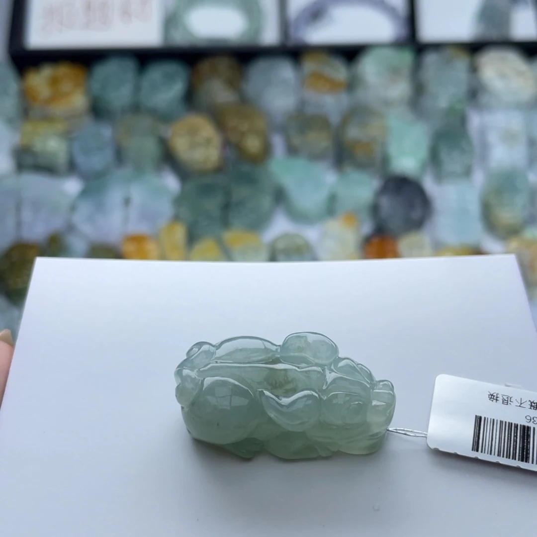 翡翠颈饰未镶嵌貔貅