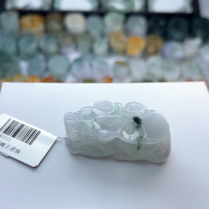 翡翠颈饰未镶嵌貔貅