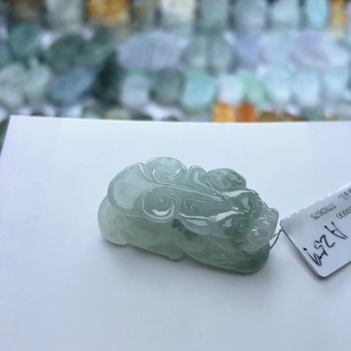 翡翠颈饰未镶嵌貔貅