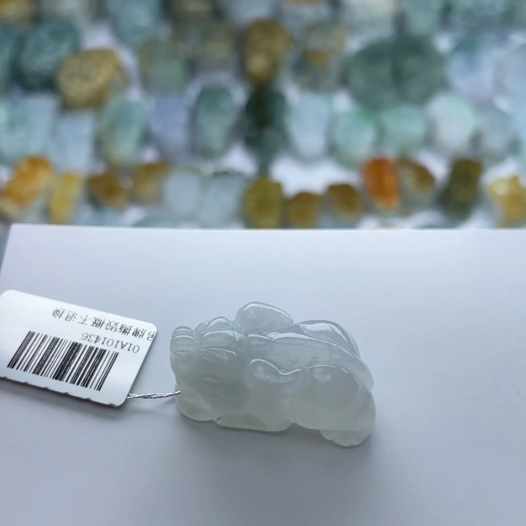 翡翠颈饰未镶嵌貔貅