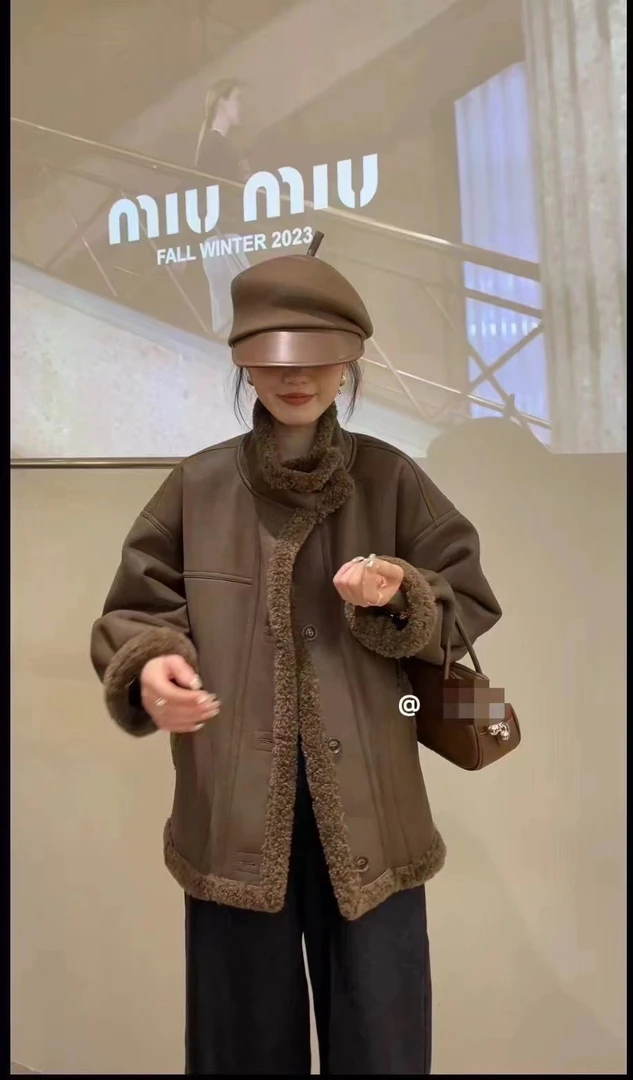 皮毛一体外套两色 69q