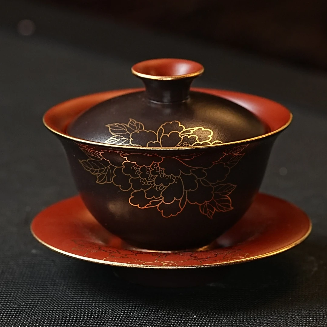 (已破价）宜兴原矿正宗大红袍粉浆黑料高档纯手工描金牡丹三才盖碗