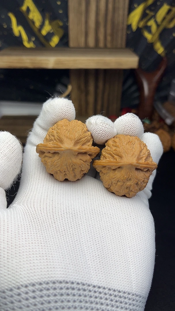 文玩核桃 平谷金牛边40肚39高41