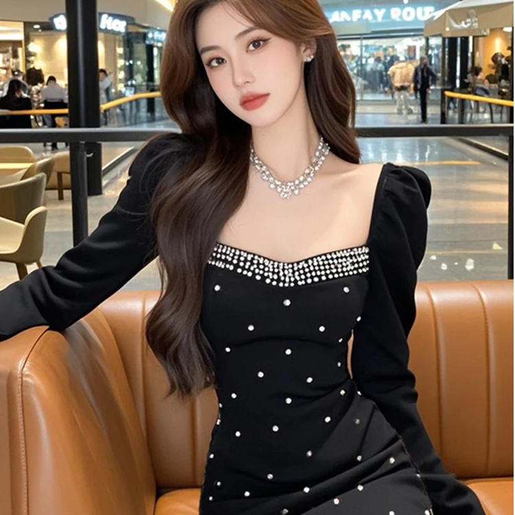 【B Y】方领镶钻收腰气质长袖针织小众设计感复古名媛秋季性感黑色