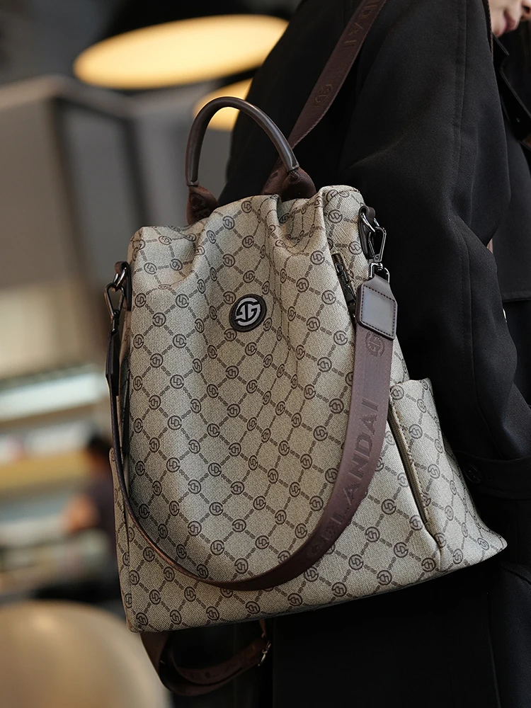 戈兰黛品牌轻奢女包2025新款双肩包女百搭印花多功能防盗旅行背包