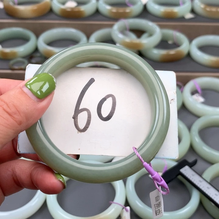 【闪购商品】和田玉手镯未镶嵌