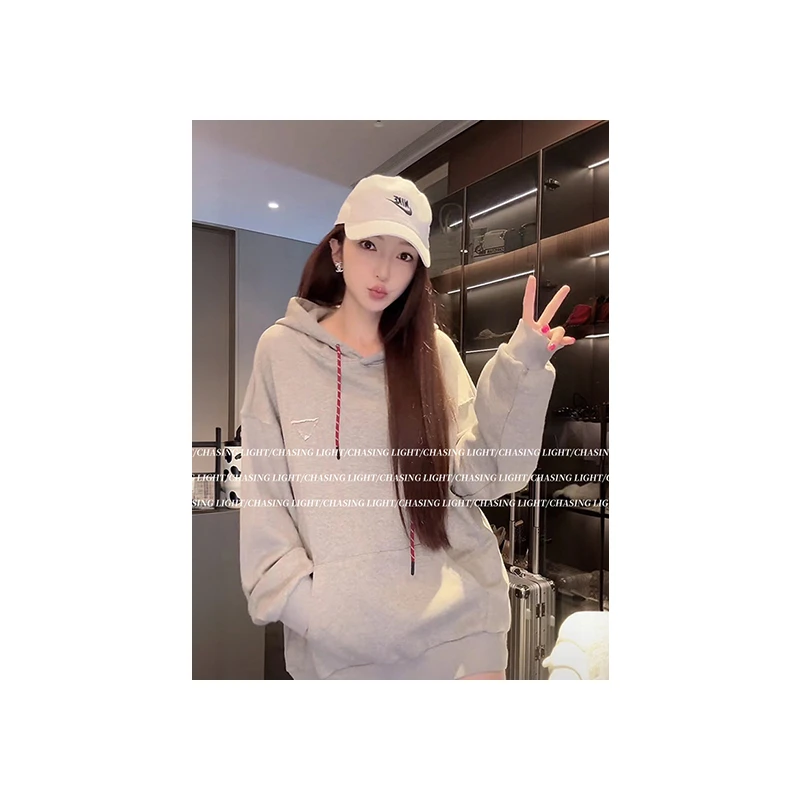 393号【CHASING LIGHT】三角标卫衣 连帽款宽松纯色卫衣 W2633