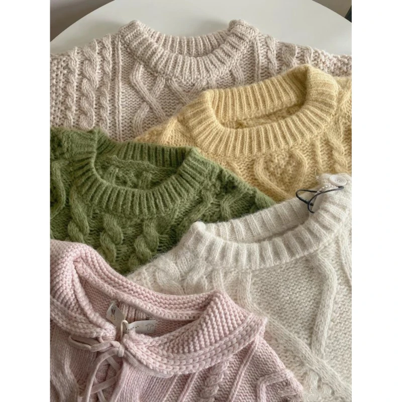 复古日系白色加厚麻花毛衣女短款套头慵懒风针织衫秋冬