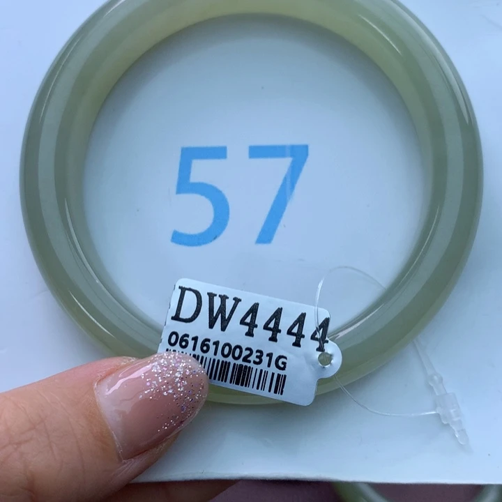 和田玉手镯未镶嵌俗*。