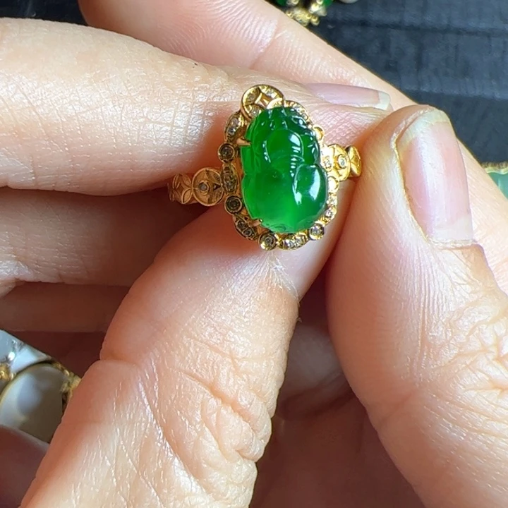 翡翠戒指18K金镶嵌翡翠吊坠项链