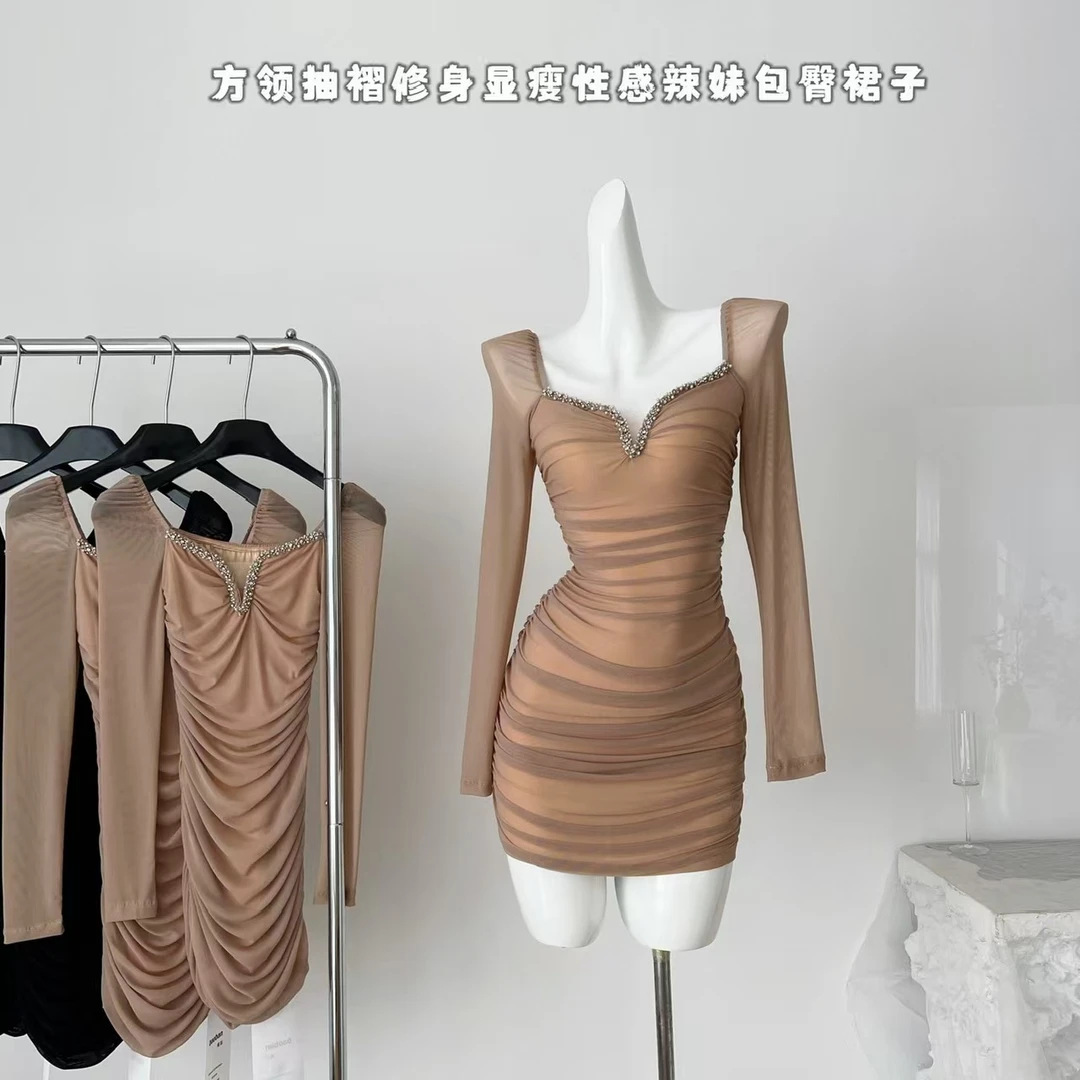 方领气质连衣裙女秋冬抽褶修身显瘦性感辣妹包臀裙子内搭打底裙