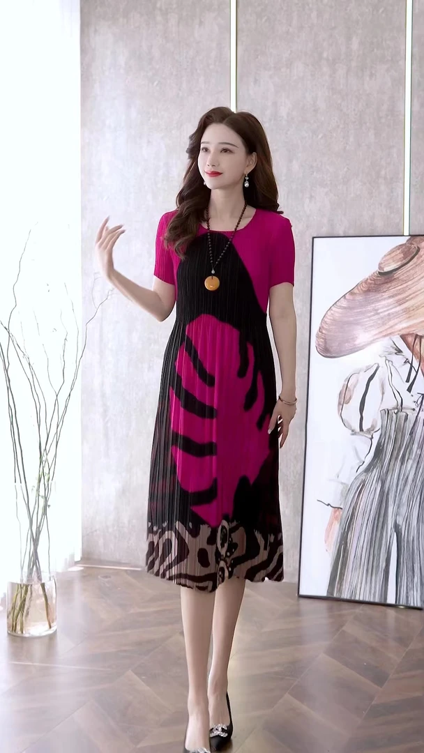 夏季中长款褶皱连衣裙气质显瘦休闲宽松弹力女装连衣裙大码收腰