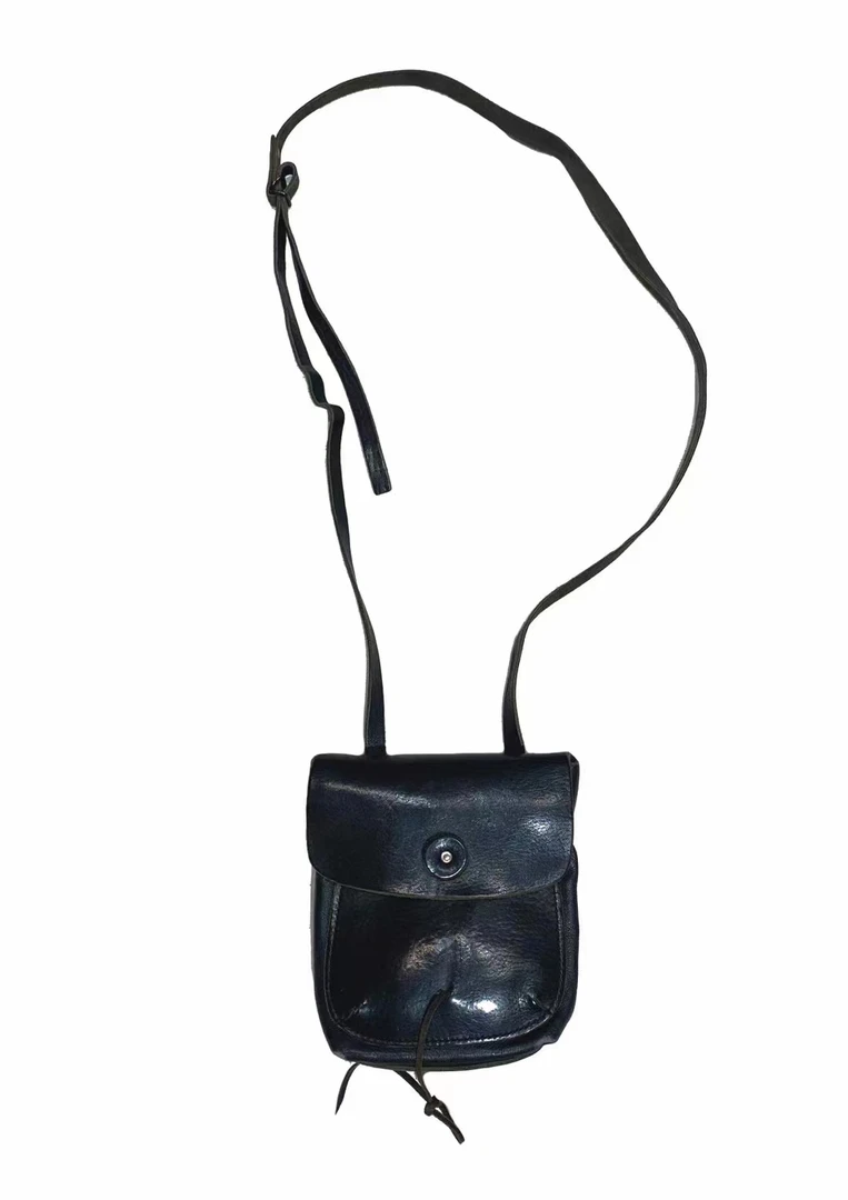 左岸迷香/黑色复古真皮休闲包/Z24FWS001