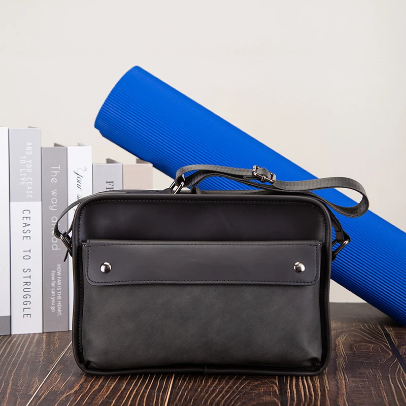 跨境新款复古男士单肩包男休闲包大容量横款斜挎包简约轻便小背包