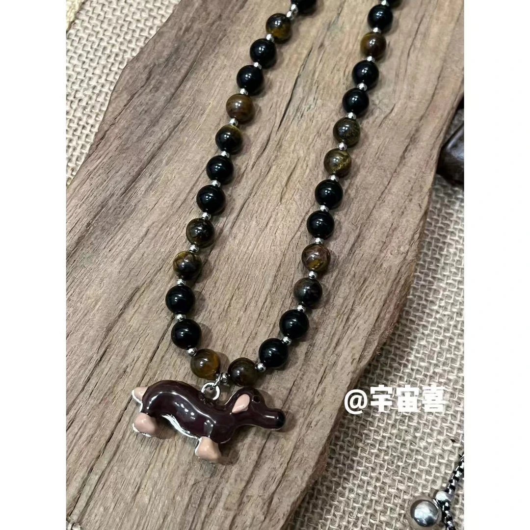 铜合金大理石项链 J3-054【棕色石头串珠坠珐琅棕色腊肠狗】